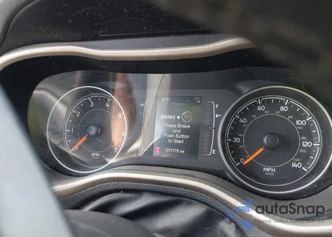 2015 Jeep Cherokee Latitude z USA, uszkodzony, nr VIN 1C4PJMCB7FW675124